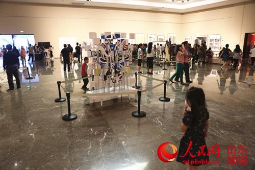 6月5日上午，“琢玉成器·山东艺术学院美术学院2016届毕业生优秀作品展”开幕式在济南市美术馆隆重举行。