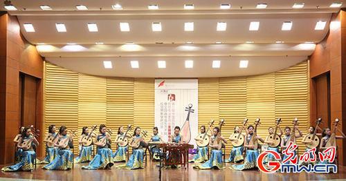 山艺“泉韵女子弹拨乐团”专场音乐会举行