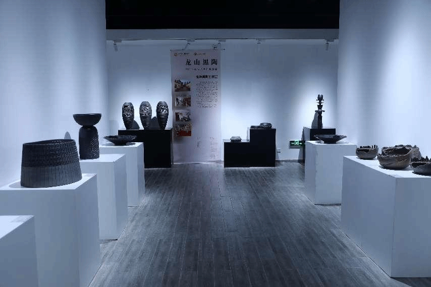 2024“龙山黑陶”现代艺术作品巡展（上海站）开幕式及学术研讨会在上海青藤美术馆举行